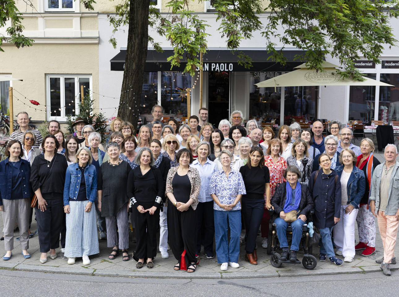 KulturRaum-Muenchen-Gruppenfoto-Daniela-Pfeil-v2.jpg